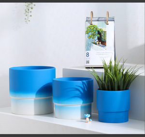Personnalisation Pot de fleur en céramique de style simple, jardinière de fleur de dégradé bleu Klein pour la déco de <span class=keywords><strong>jardin</strong></span> à la <span class=keywords><strong>maison</strong></span> - Product Image 3