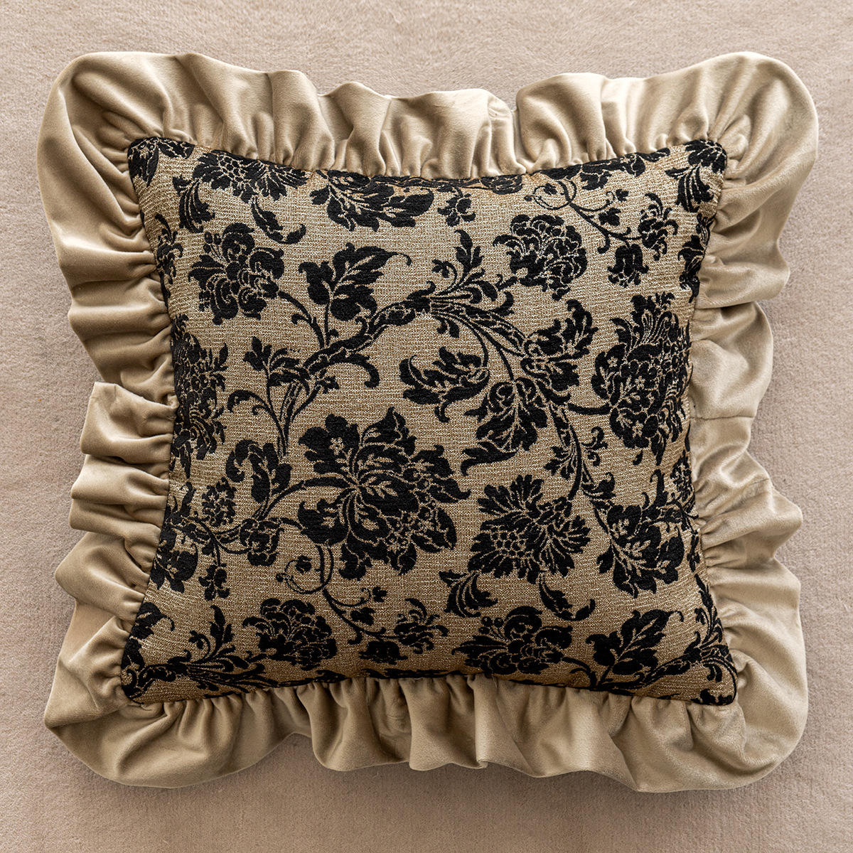 กาแฟดอกโบตั๋นผ้าไหมสีทอง