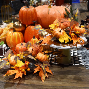 Couronne de fleurs artificielles citrouille et feuille d'érable pour décorations de table de Thanksgiving, mariage, anniversaire, Halloween, Saint-Valentin - Product Image 4