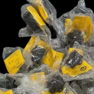 Sensor Magnético TURCK BIM-PST-AP6X-V1131 con Efecto Hall para Uso Industrial - Product Image 1