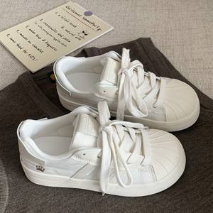 Chaussures de sport décontractées à lacets polyvalentes pour femmes, nouvelles baskets rétro coréennes à bout coquille blanches - Product Image 3