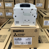 Controlador Lógico Programable (PLC) FX5U-64MT/ES con Ethernet Integrado, Alta Velocidad, 64 Puntos de E/S, Salida de Transistor, Alimentación CA, Advan