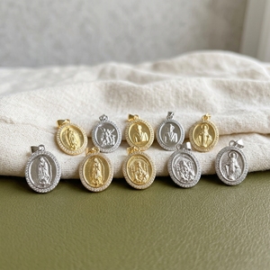 CZ9417 Colgante Religioso Ovalado Chapado en Oro de 18k con Circonitas, Medallón con Retrato de Nuestra Señora de Coromoto, Virgen María/Ángel/San, Amuletos - Product Image 3