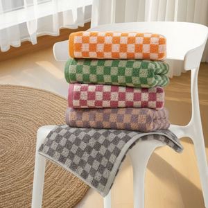 Serviettes de toilette carrées en coton pur à 100 %, motif jacquard quadrillé rétro, option logo personnalisé, hypoallergéniques, vente en gros - Product Image 1