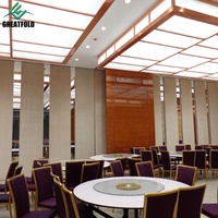 Panneaux rétractables de conception moderne pour système acoustique, cloison de séparation pour restaurant, hôtel, salle de bal, hôpital, gymnase, séparateur d'espace