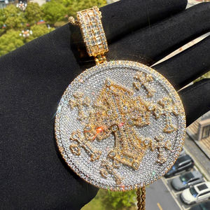 Collana con ciondolo da uomo incisa con croce a forma geometrica rotonda CZ di grandi gioielli Hip Hop - Product Image 4