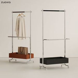 Perchero moderno móvil de metal con estantes y bandeja para organizar el armario del dormitorio - Product Image 5