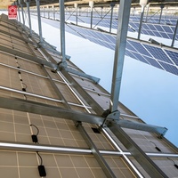 Structure en acier, profilés en U, supports de panneaux solaires, structure de montage au sol, système de support de panneaux solaires