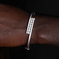 Vente en gros de bijoux minimalistes de style urbain en argent sterling 925 VVS Moissanite diamant lignes parallèles bracelet géométrique pour femmes
