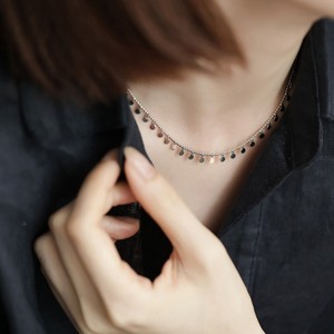 Colliers à pendentif en forme de pompon pour femmes, en alliage, minimalistes, à porter au quotidien, bijoux à la mode - Product Image 1
