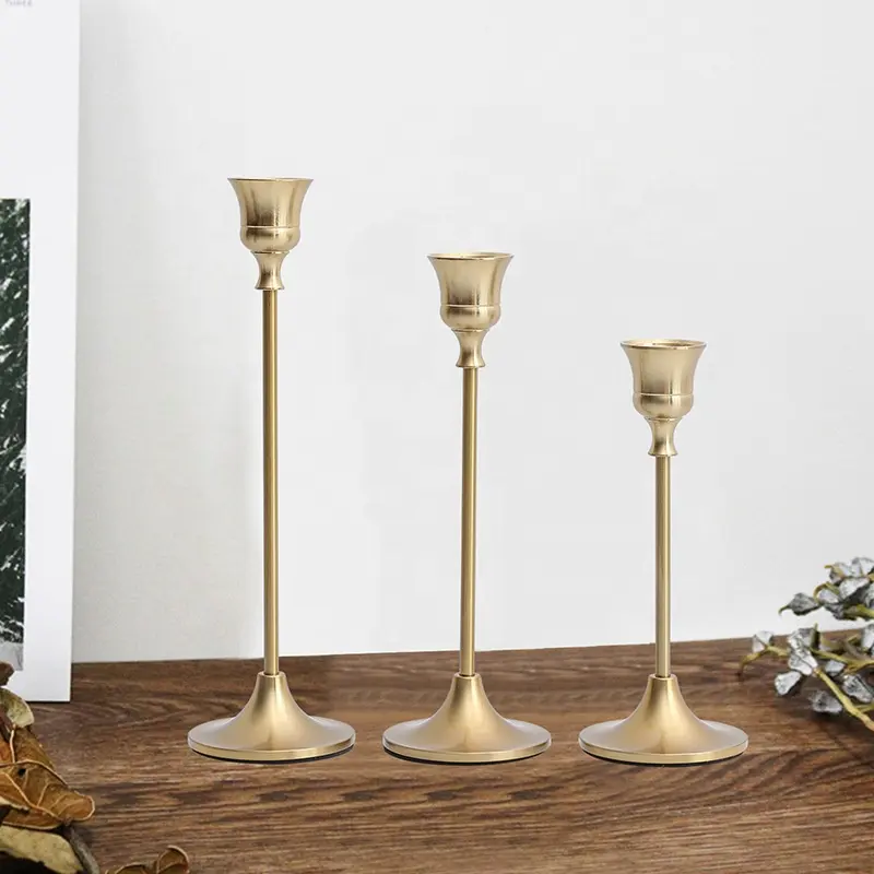European Light Luxury Vintage Alloy Candlestick Candle Holder for Home Decor Wedding Ornament