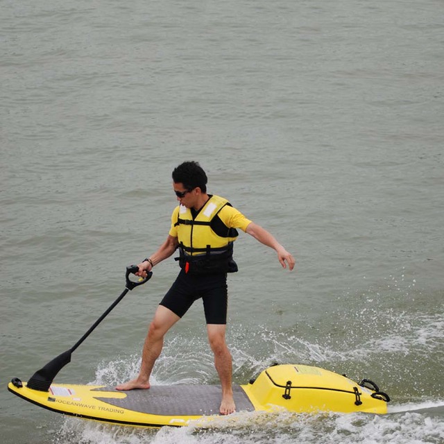 Hot 130cc Power Surfboard Hydrofoil Board with Water Jet Fuel Motor Electric Motor Boat Maximum Speed 40 for Water Sports
