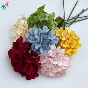 Fleurs d'hortensia en soie à tige unique, à cinq têtes, pour décorations de mariage et d'hôtel, style moderne fait main - Product Image 2