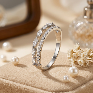 แหวนเพชรทรงมาร์คีส์ ดีไซน์หรูหรา ทองคำขาว 18k สำหรับผู้หญิง - Product Image 1