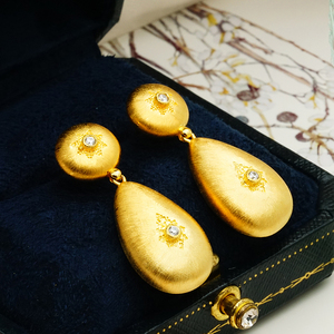 Pendientes Artesanales de Oro Sólido 9K/14K/18K con Forma de Lágrima Mate, Colgantes Sofisticados con Textura para Joyería de Herencia - Product Image 2
