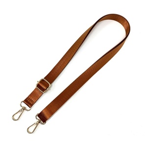 Lanière de téléphone réglable 6/7/8L tendance et de haute qualité avec sangle de poignet et porte-clés, idéale pour les voyages, lot de 12 – Vente Flash - Product Image 5
