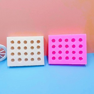 Силиконовая форма для свечей в форме клубники - Product Image 2