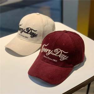 Casquette de baseball d'hiver à 6 panneaux en gros Chapeau de papa en velours côtelé avec logo brodé personnalisé - Product Image 2