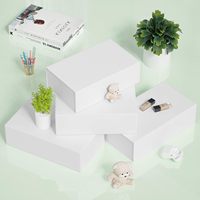 Boîte cadeau rigide à fermeture magnétique avec logo personnalisé, couleurs personnalisées, lamination mate en mousse, matériaux recyclés écologiques, gaufrage UV