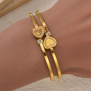 Trendy sleek personnalisé bulk radiant zircon encrusted dual‑heart <b>engraved</b> 18k gold plated stainless steel <b>bangle</b> bracelet - Product Image 2