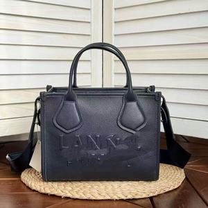 Bolso de Mano Clásico con Grabado, Gran Capacidad, Asa Superior, Cierre de Cremallera, Moda de Alta Calidad para Damas, Venta al Por Mayor - Product Image 2