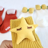 Chaussettes personnalisées unisexes mignonnes pour enfants avec nœud noir et rose motif dessin animé chaussettes respirantes et antidérapantes pour nouveau-né 0-3 ans