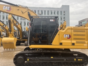 Excavadora de cadenas CAT 320GC de segunda mano con línea hidráulica auxiliar, martillo rompedor y máquina bien probada. - Product Image 1