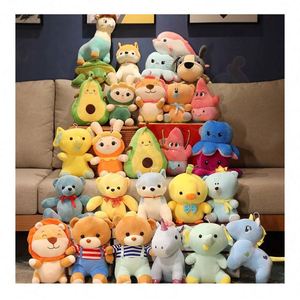 Venta al por mayor de fábrica: Elegantes muñecos de peluche de 8 pulgadas con logotipo personalizado, animales de peluche suaves de Navidad, muñecos de peluche a la moda con lazo, clásicos. - Product Image 1