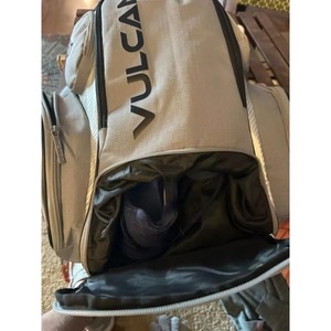 Mochila de Pickleball con Bolsillo para Botella de Agua y Bolsa de Malla para Sudor - Mochila de Pickleball Elegante para Mujeres y Hombres (Muestra Gratis) - Product Image 4