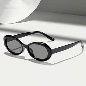 Gafas de Sol Ovaladas Retro 2025 con Logotipo Personalizado, Protección UV400, Color Jelly, Montura Pequeña para Mujer - Product Image 1