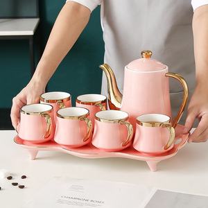 Ensemble de tasses à thé et à café pour la maison européenne, avec bordure dorée, ensemble de théière et de pot à eau avec plateau en céramique - Product Image 1