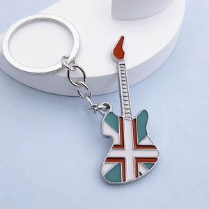 Llavero Creativo con Colgante de Guitarra Musical Colorida con Efecto de Goteo de Aceite, Estilo Europeo y Americano - Product Image 4