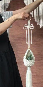 Suspension de plante en macramé écologique pour mariage - Product Image 3