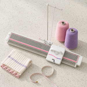 Machine à tricoter manuelle à lit plat 3.9G LK150, 6.5mm, 150 aiguilles, pour projets de tricot et échantillons en studio à domicile - Vente en gros - Product Image 2