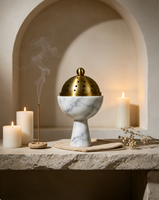 Brûleur de Bakhoor en marbre naturel sculpté à la main, support d'encens sur piédestal avec couvercle diffuseur en laiton, encensoir rétro Wabi-Sabi pour la maison et le Ramadan