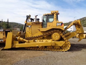 Bulldozer sur chenilles CAT D9T d'occasion en promotion avec capacité de bêchage de 4,3 m et moment de charge élevé à vendre - Product Image 2