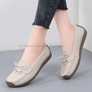 Flat New Spring Autumn Styles Versatile <b>Soft</b>-Soled <b>Shoes</b> for Moms Easy to Wear Slip-on Women's Casual <b>Shoes</b> - Product Image 2