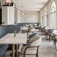 Canapé de restaurant commercial personnalisé J2S avec table et chaises pour projets de chaînes de restaurants et cafés modernes