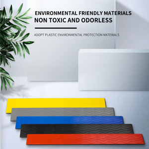 Rampa de PVC Gris de Alta Calidad de 5 cm, Directo de Fábrica, Triangular, con 3 Canales, Resistente al Desgaste, para Uso Interior Peatonal - Product Image 5