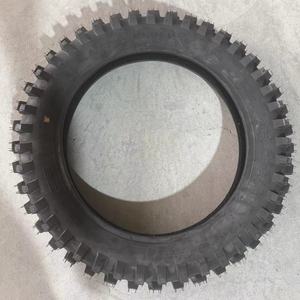 Neumáticos de Motocicleta Sin Cámara de Alta Calidad, Nuevos, de 18 Pulgadas, 100/100-18 100/80-18 110/90-18 120/100-18, de Caucho Natural - Product Image 2
