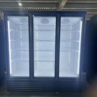Congélateur vertical commercial avec porte vitrée, refroidissement par air et étagères réglables