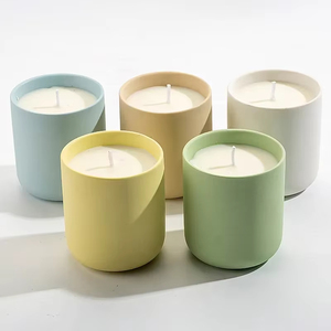 AIKUN Custom Wholesale Hand Poured Natural Soy Wax Factory Scented <b>Candle</b> for Spa Relaxation Aromatherapy - Product Image 4