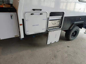 Trappe de <span class=keywords><strong>camping</strong></span>-<span class=keywords><strong>car</strong></span> personnalisée en usine, <span class=keywords><strong>porte</strong></span> de stockage en alliage d'aluminium avec cylindre de verrouillage pour <span class=keywords><strong>camping</strong></span>-<span class=keywords><strong>car</strong></span> caravane - Product Image 5