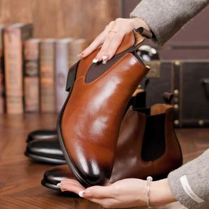 Bottines Chelsea en cuir véritable pour hommes, bout pointu, bande élastique, marron, style automne, semelle en caoutchouc - Product Image 4