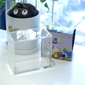 Wholesale Customized Water Resistant Booster Box Modern Acrylic Display Case For Collection - Product Image 2