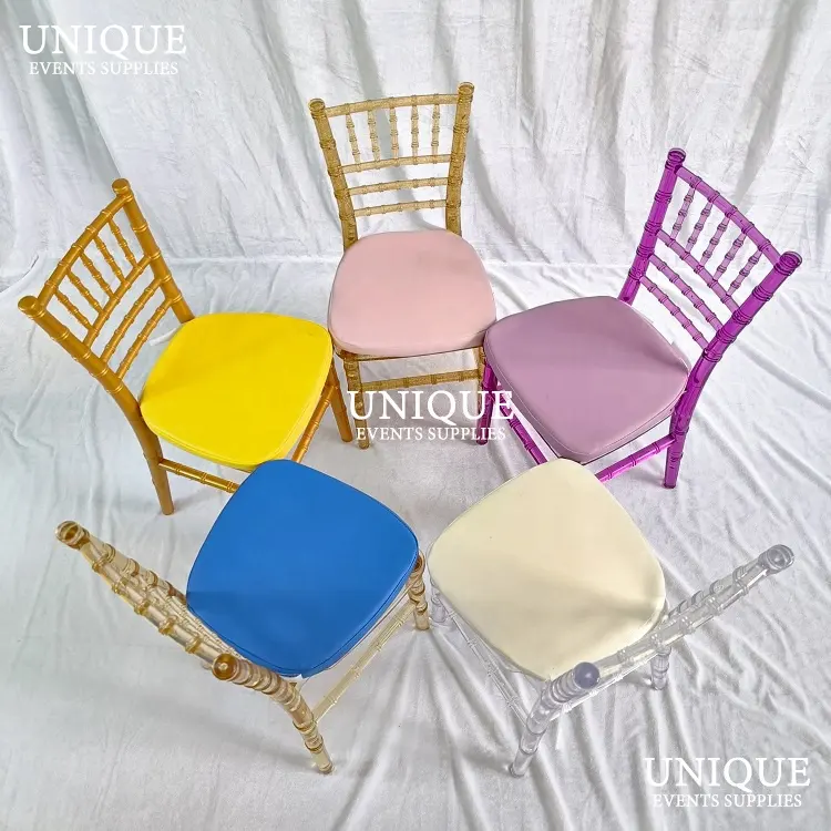 멋진 럭셔리 수지 chiavari 키즈 의자 쌓을 수있는 디자인 플라스틱 다채로운 키즈 파티 가구