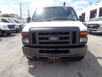 Fourgonnette utilitaire Ford E-250 d'occasion pas chère, modèle 2012, transmission intégrale, conduite à gauche, sièges en cuir, caméra de recul, phares à LED, écran tactile, Euro III 8
