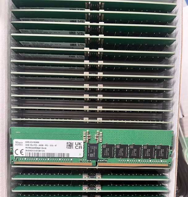 Hotsale HMCG84MEBQA113N 32GB 4800MHz 2RX4 PC5-4800B DDR5 RDIMM ECC Registered Server Memory RAM