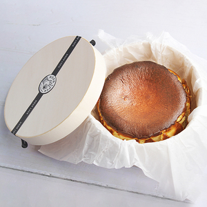 Boîte à gâteau ronde en bois pour cheesecake basque - Product Image 4