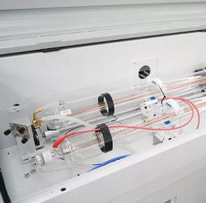 Máquina de tallado láser de CO2 con aprobación CE para máquina de grabado láser de cuero, plástico y acrílico a precio favorable - Product Image 3